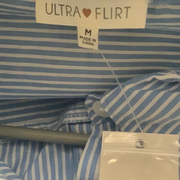 ULTRA Flirt blue striped button down shirt Size M - Picture 3 of 3